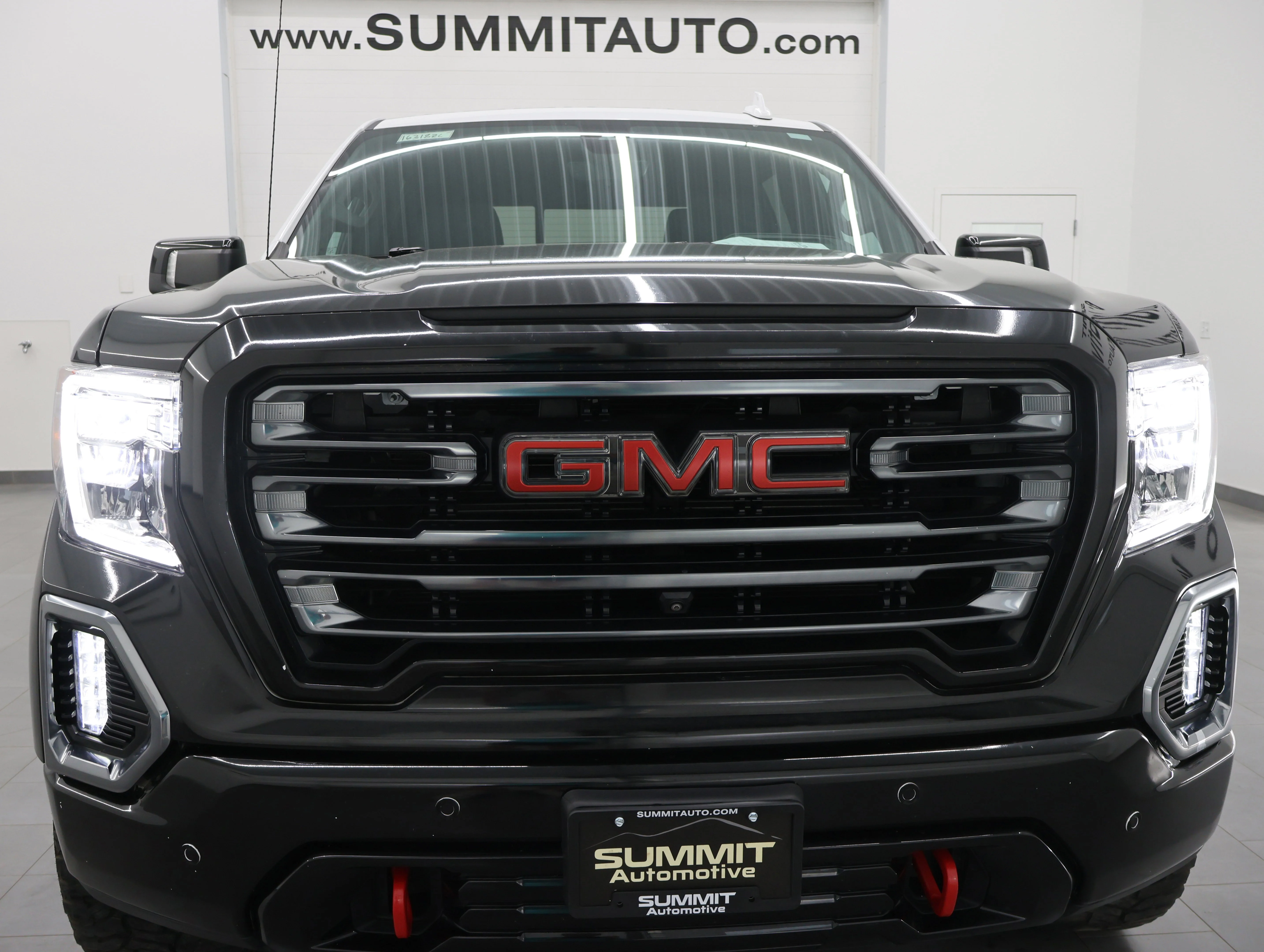 Used 2022 Summit White GMC AT4 image 21