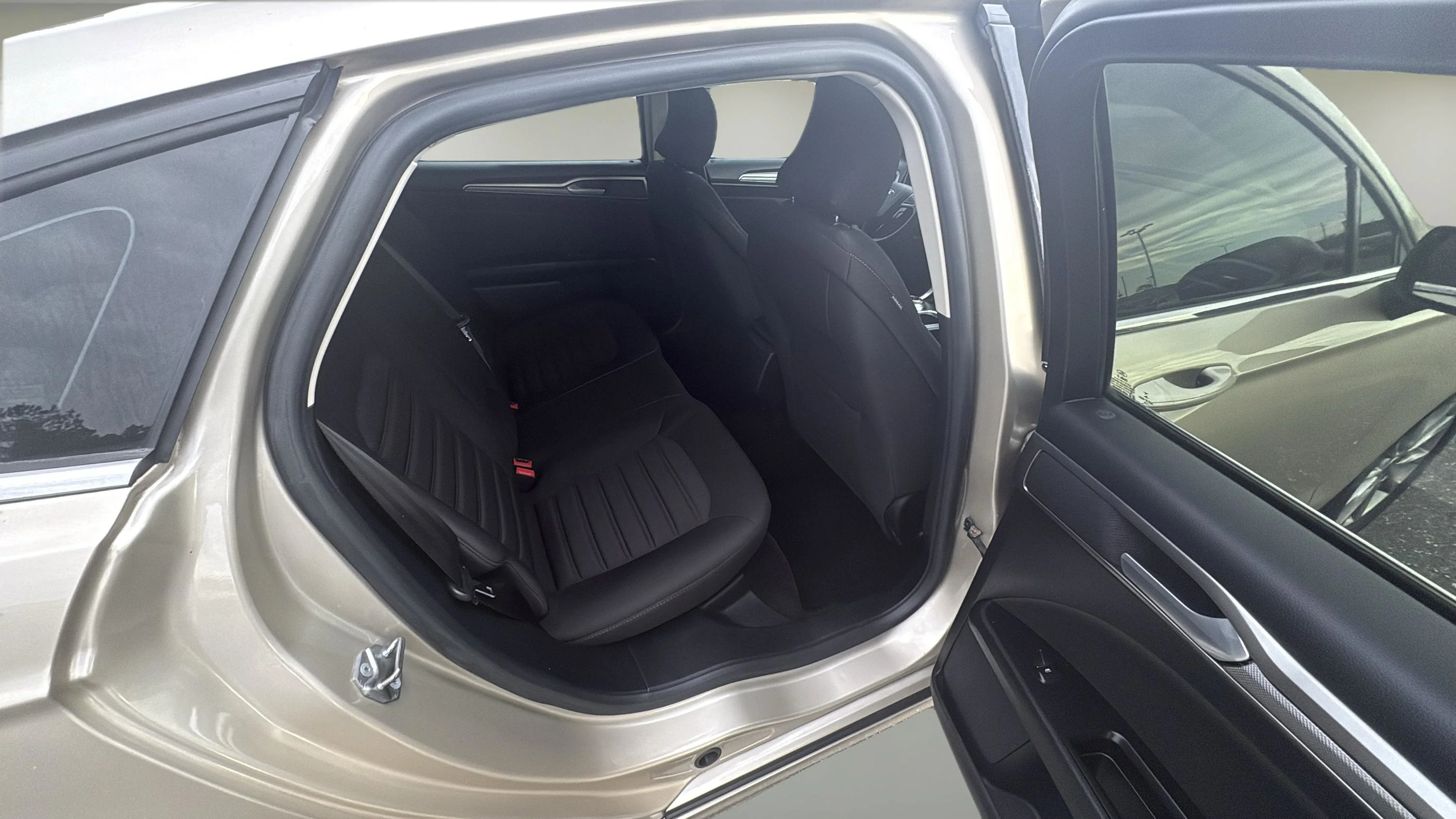 Used 2017 Tan Ford SE image 14