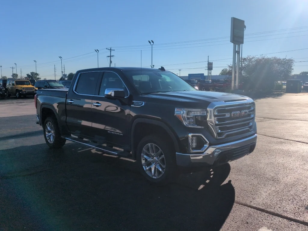 Used 2021 Onyx Black GMC SLT image 4