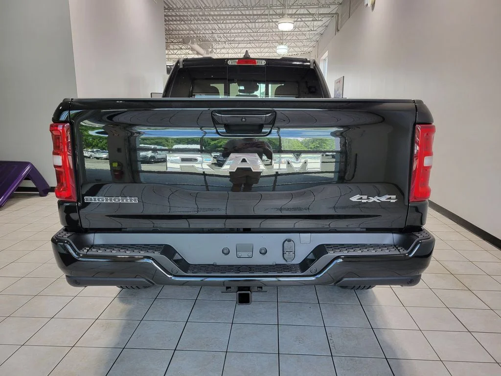 New 2026 Diamond Black Crystal Pearl-Coat Exterior Paint RAM Big Horn/Lone Star image 5