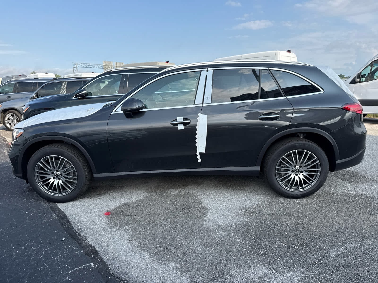New 2027 Graphite Grey Metallic Mercedes-Benz GLC 300 image 2