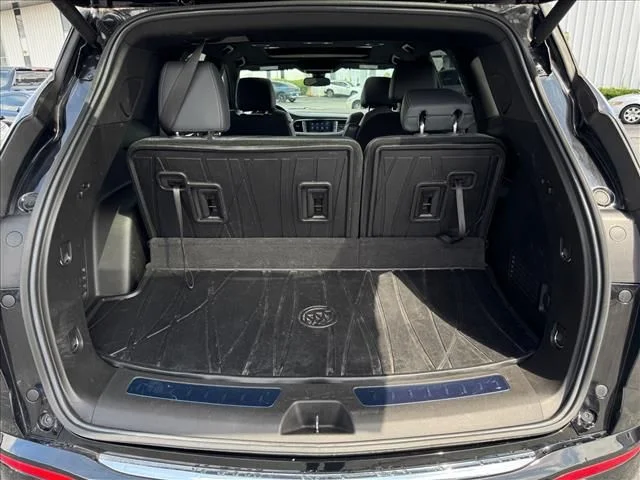 Used 2023 Black Buick Essence image 21