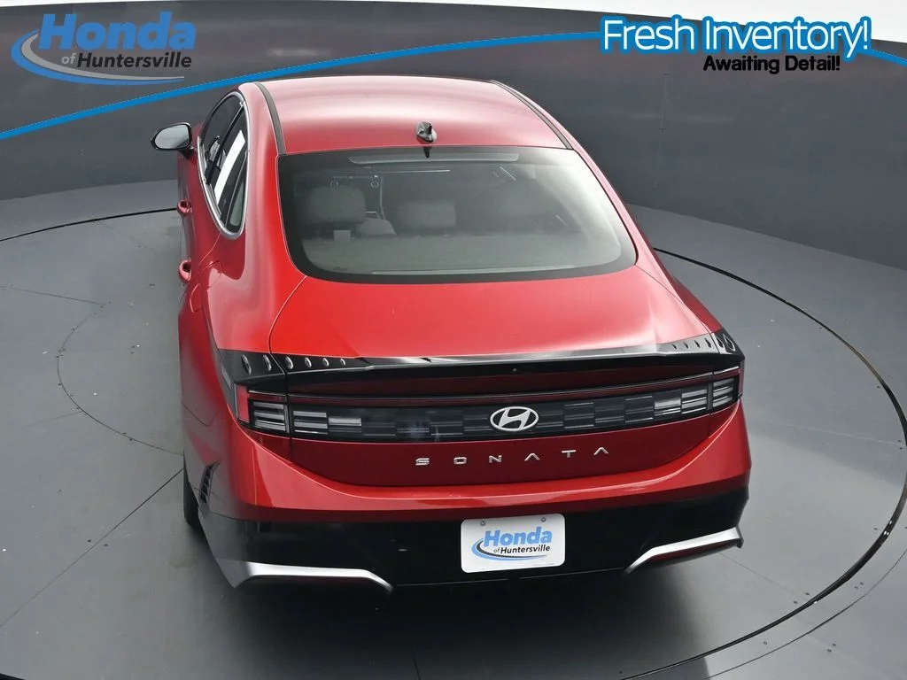 Used 2025 Red Hyundai SEL image 23