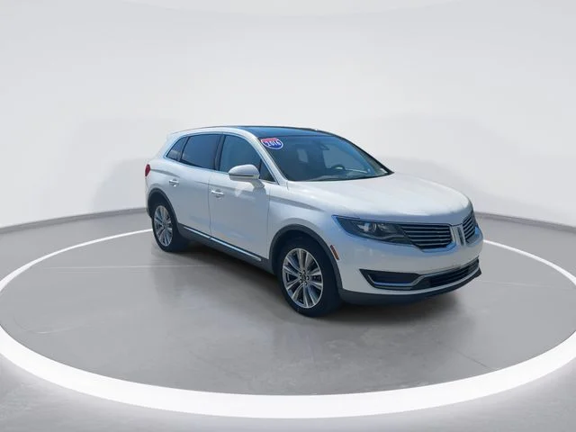 Used 2016 White Lincoln Reserve image 1