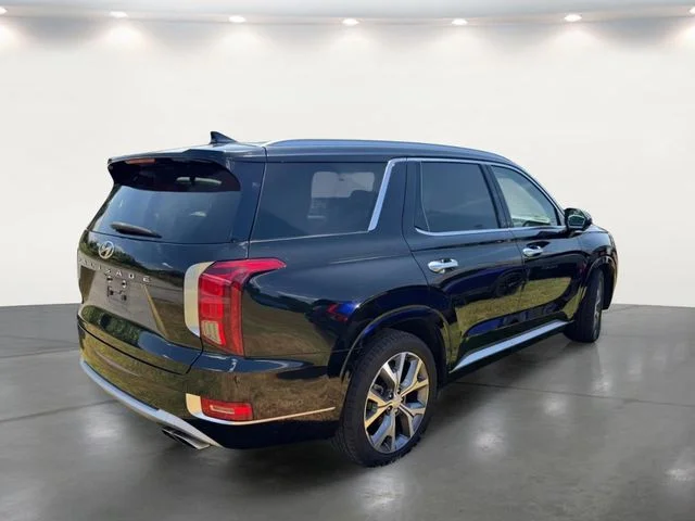 Used 2021 Black Hyundai Limited image 15