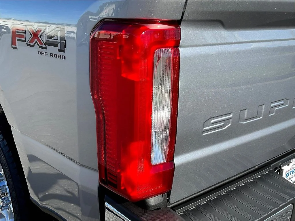 New 2027 Iconic Silver Metallic Ford F-250® XLT image 29