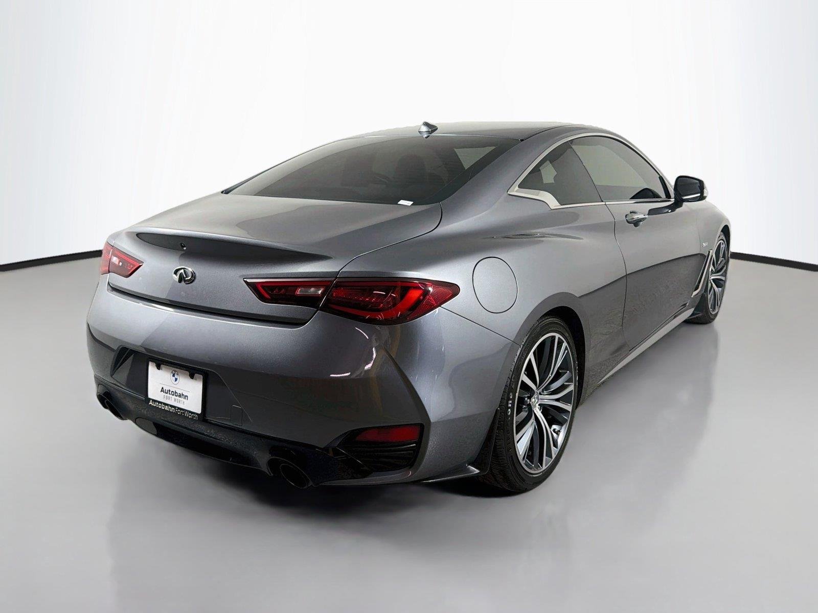 Used 2018 Graphite Shadow INFINITI 3.0t LUXE image 5