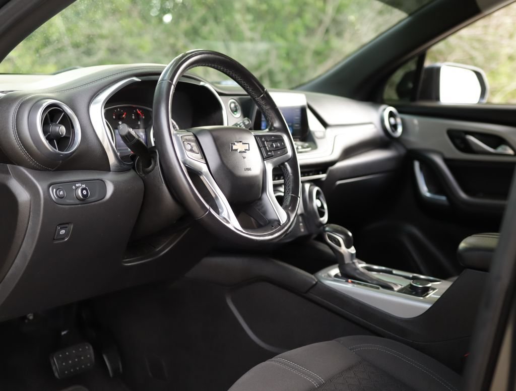 Used 2020 NIGHTFALL GRAY METALLIC Chevrolet LT image 9