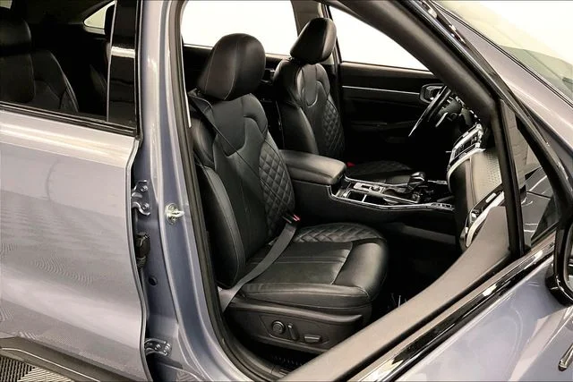 Used 2022 Everlasting Silver Kia SX-Prestige image 8