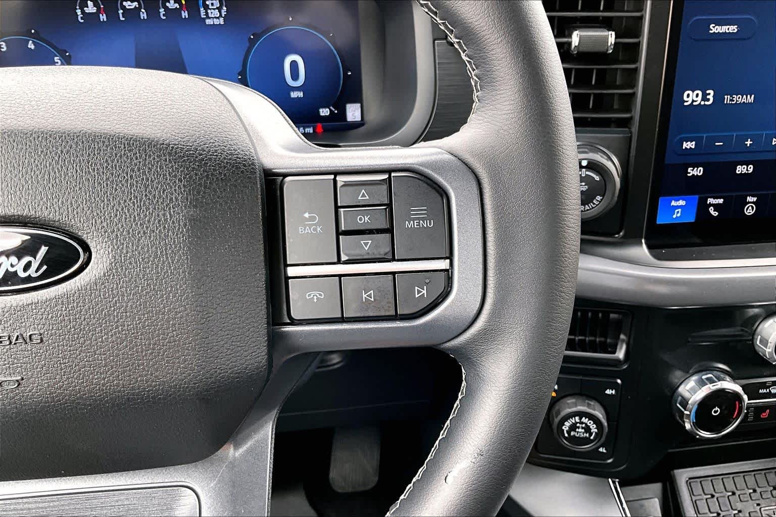 Used 2025 Agate Black Metallic Ford XLT image 25