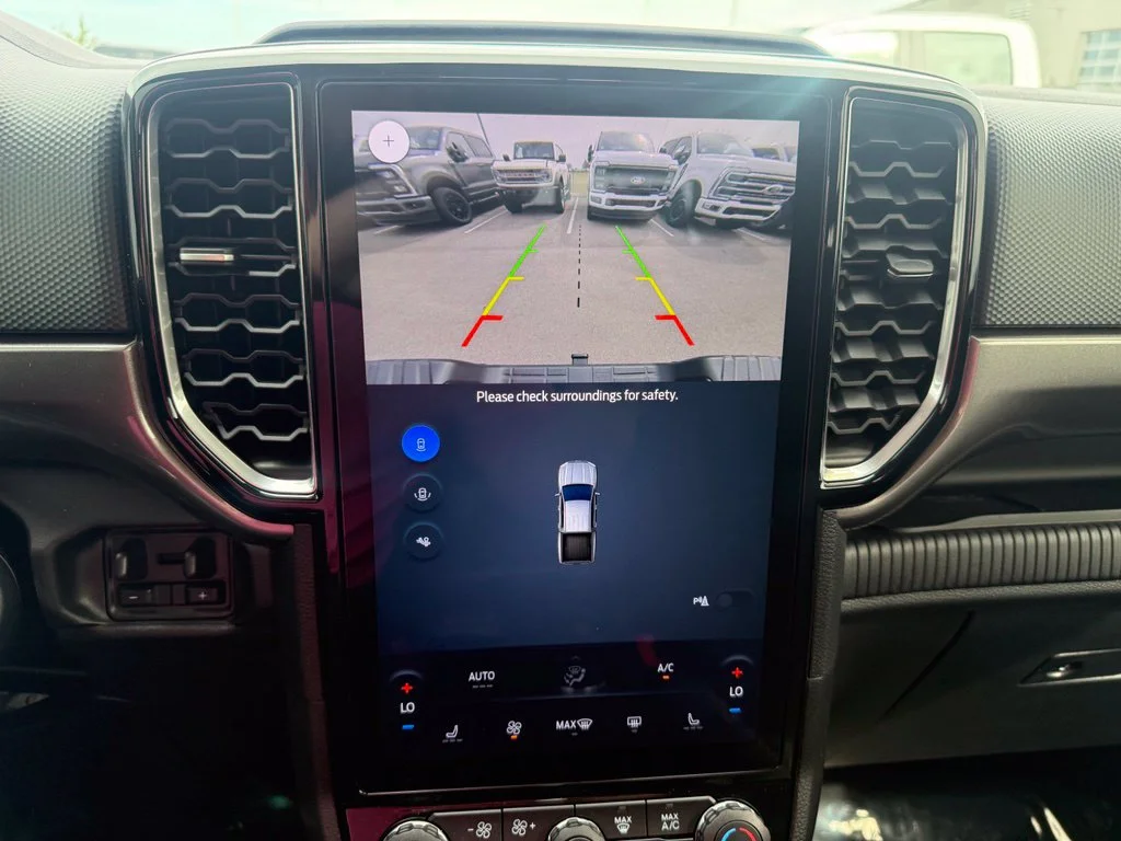 Used 2025 Black Ford XLT image 19