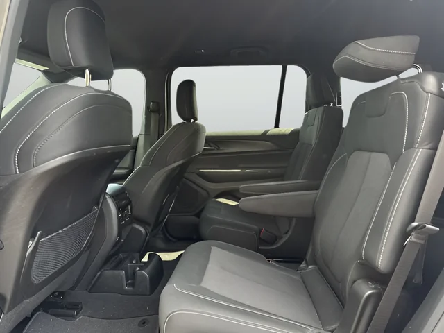 Used 2025 White Jeep Laredo image 12