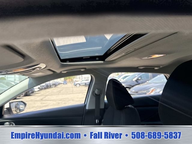 Used 2024 White Hyundai SEL image 19