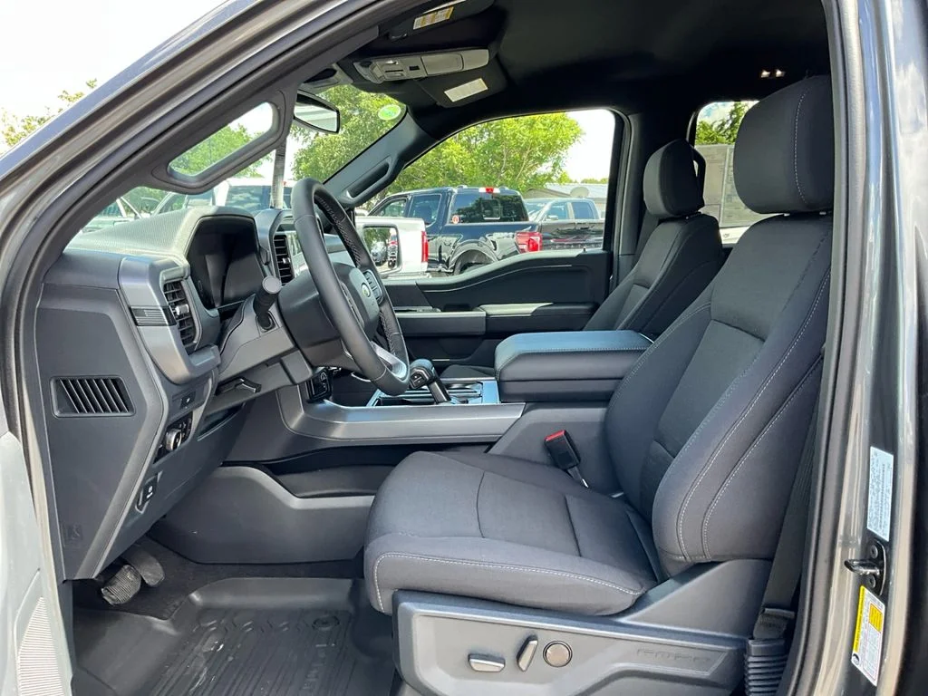 New 2026 Carbonized Gray Metallic Ford XLT image 17
