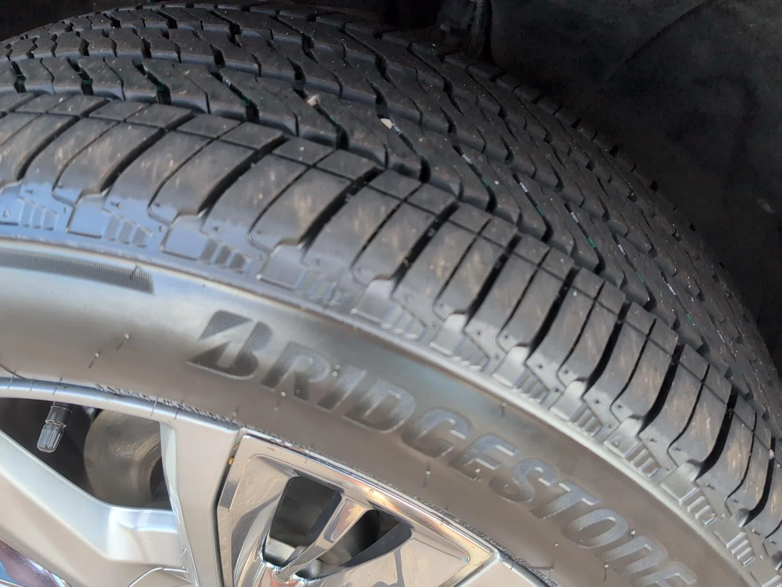 Used 2022 Dark Ash Metallic Chevrolet High Country image 10