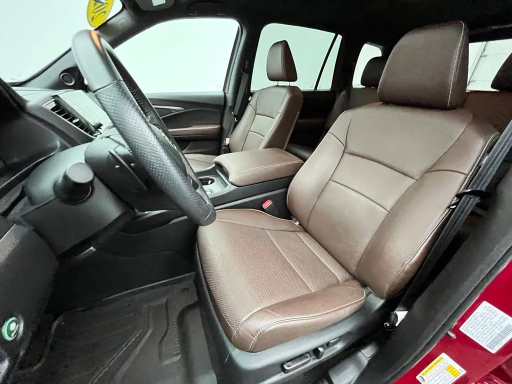 Used 2025 Red Honda EX-L image 22