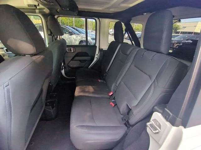 Used 2021 White Jeep Unlimited Sahara image 28