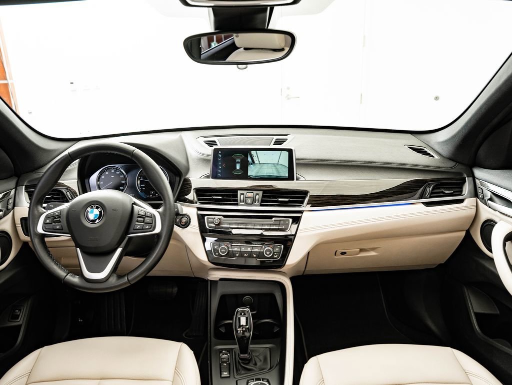 Used 2021 Mineral Gray Metallic BMW xDrive28i image 4