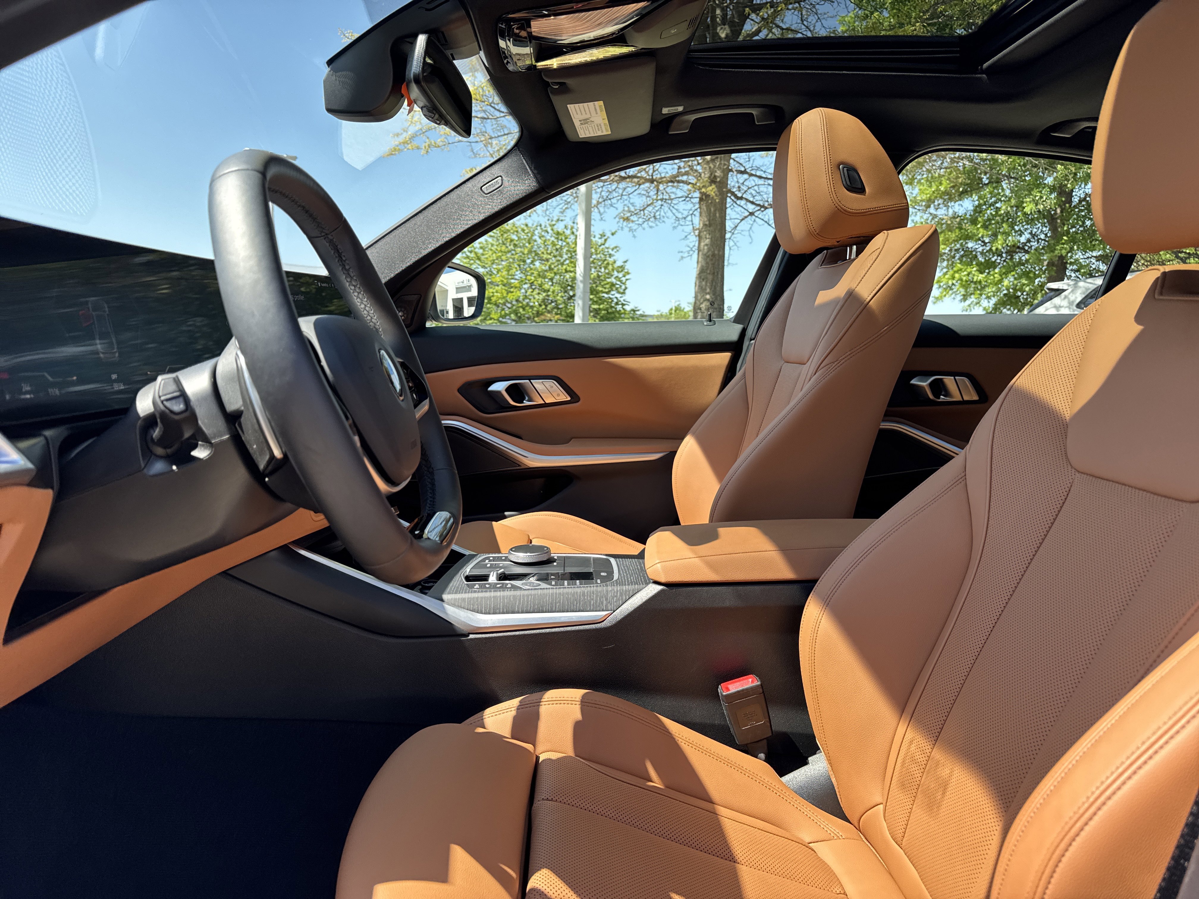 2025 BMW 3 Series 330i - Photo 10