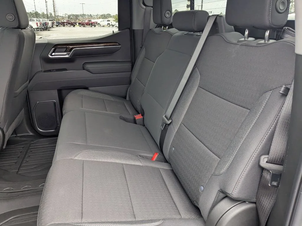 2026 GMC Sierra 1500 SLE - Photo 14