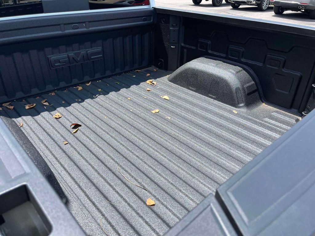 2026 GMC Sierra 1500 SLT - Photo 11
