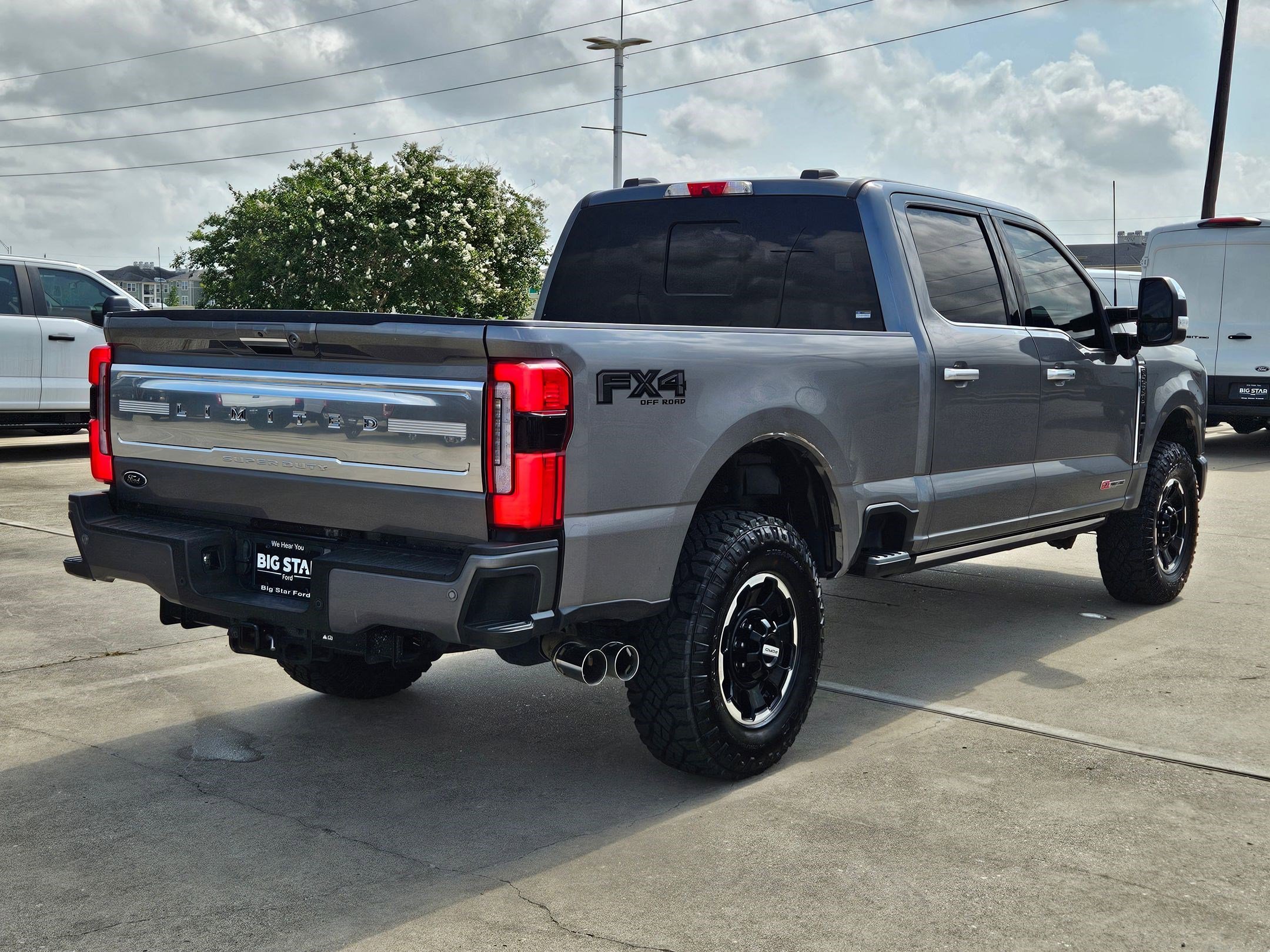 Used 2024 Blue Ford Limited image 3