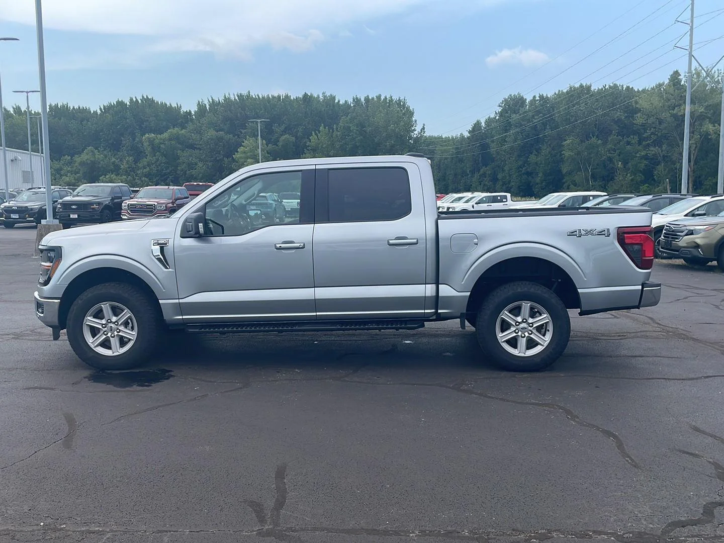 New 2026 Iconic Silver Metallic Ford XLT image 2