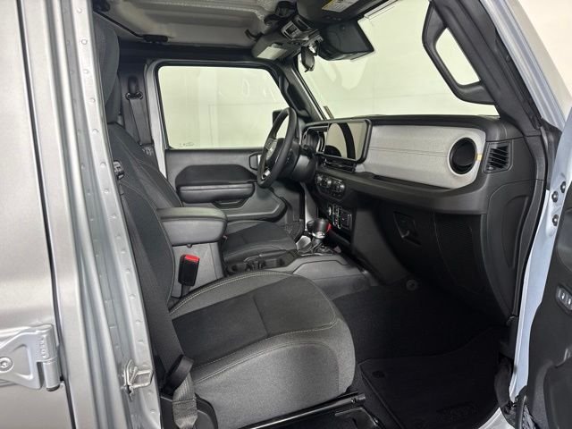 Used 2024 Silver Jeep Sport S image 4