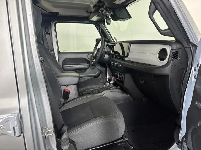 Used 2024 Silver Jeep Sport S image 4