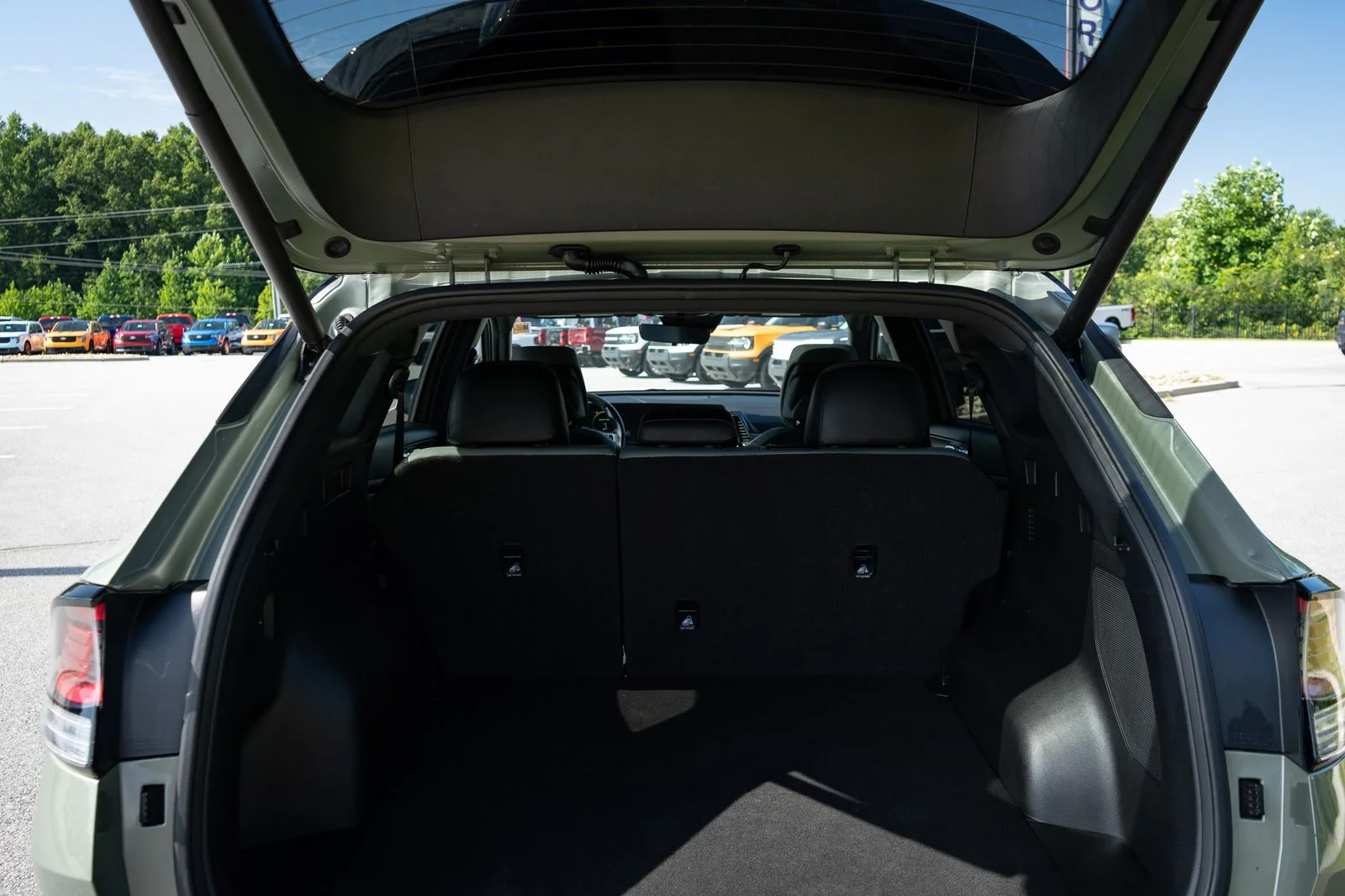 Used 2023 Green Kia X-Pro image 9