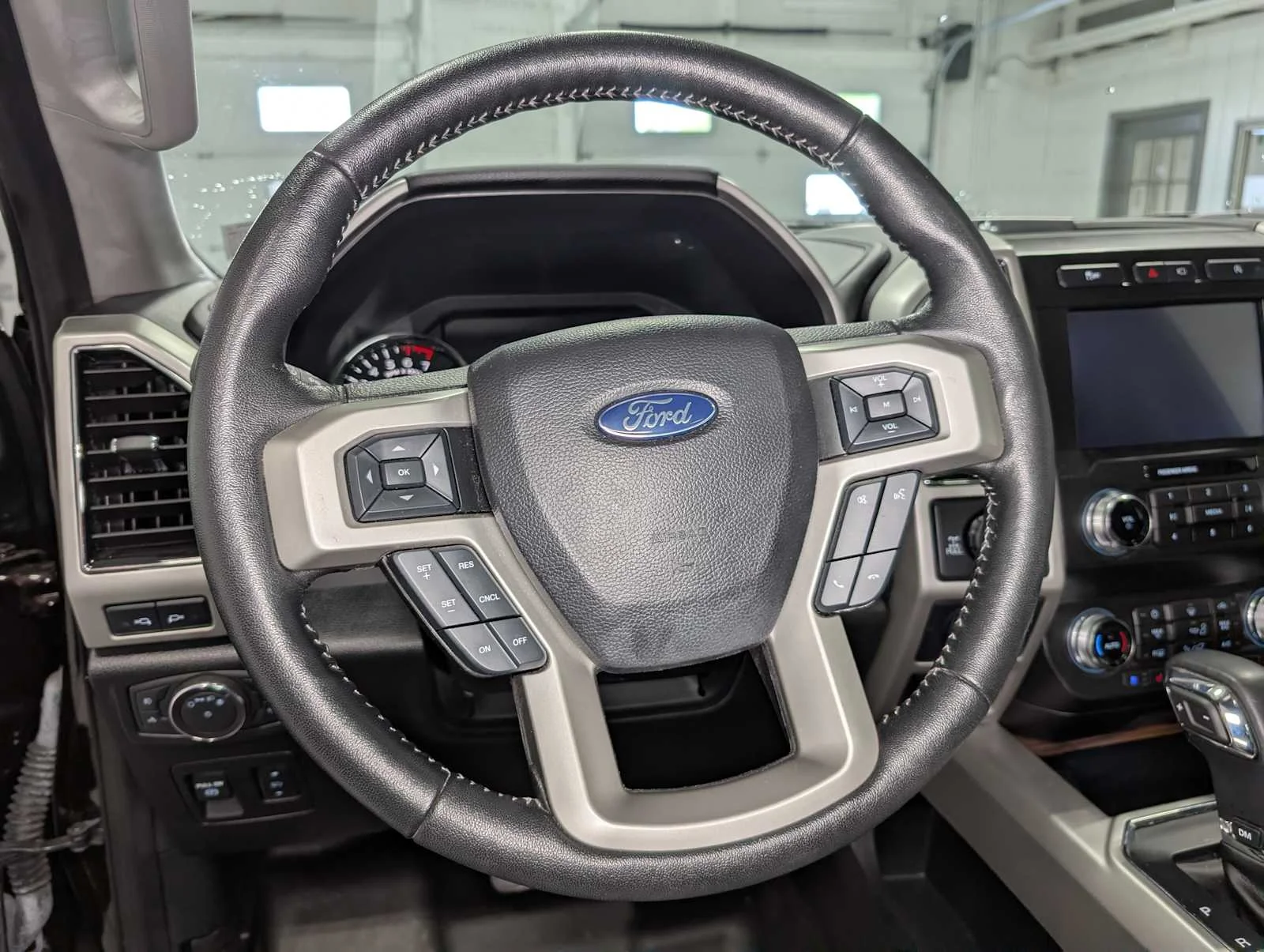 Used 2019 Magma Red Metallic Ford LARIAT image 40