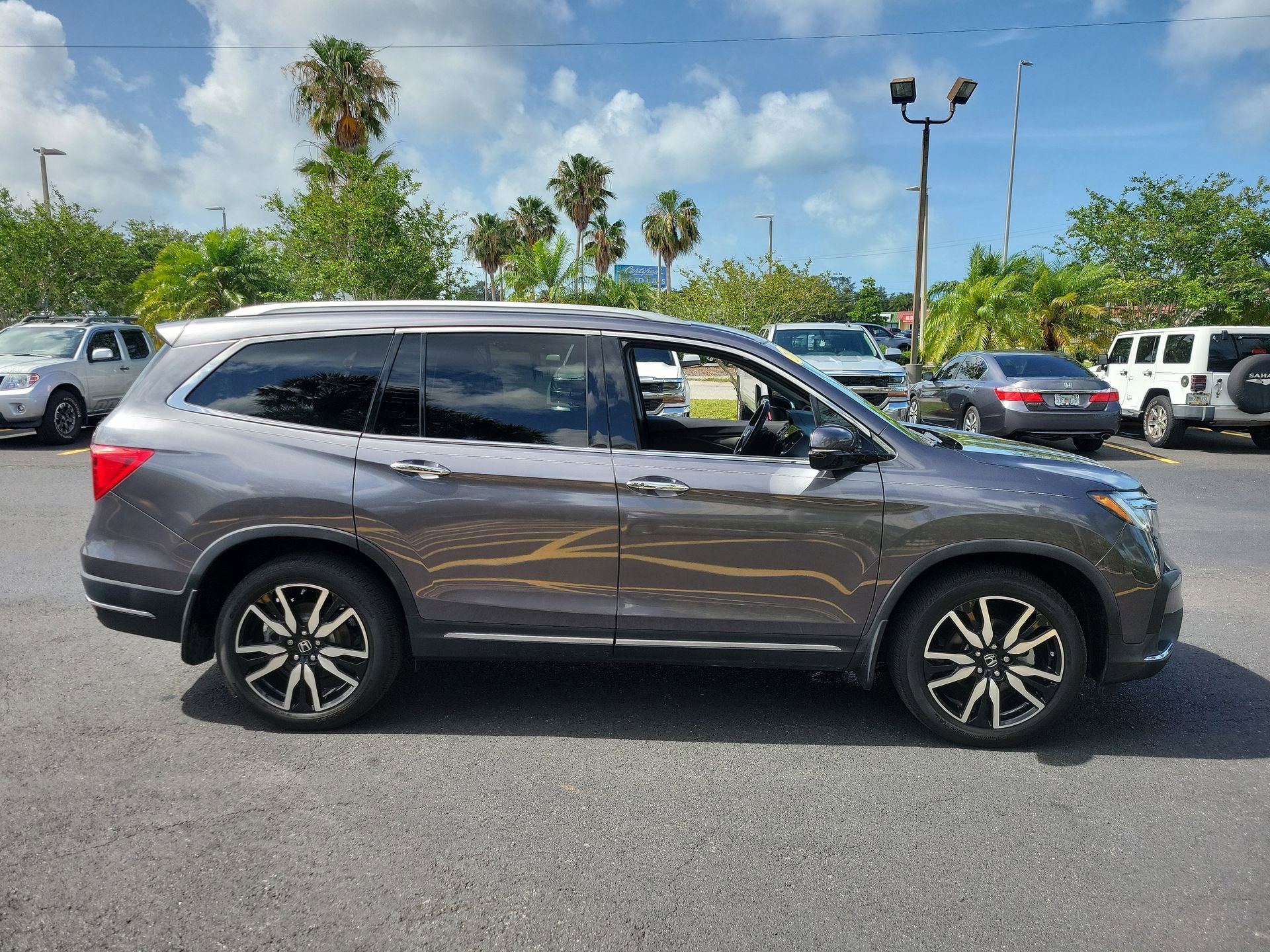 Used 2019 Gray Honda Elite image 5