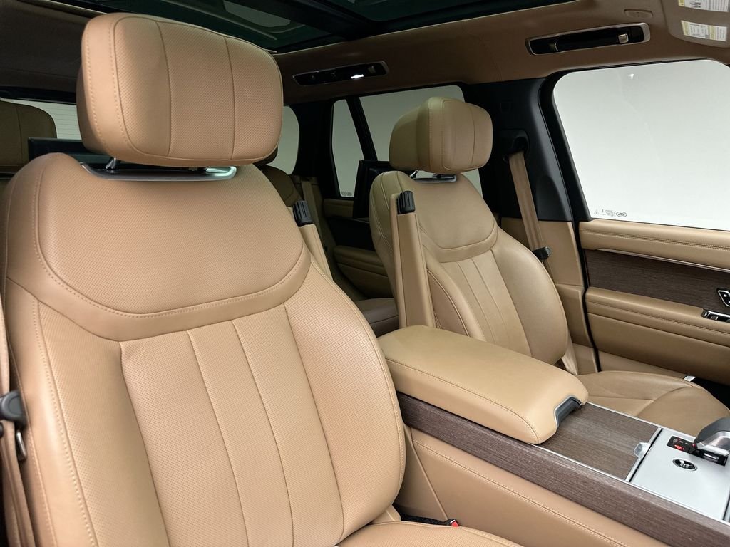 Used 2024 Belgravia Green Metallic Land Rover Autobiography image 18