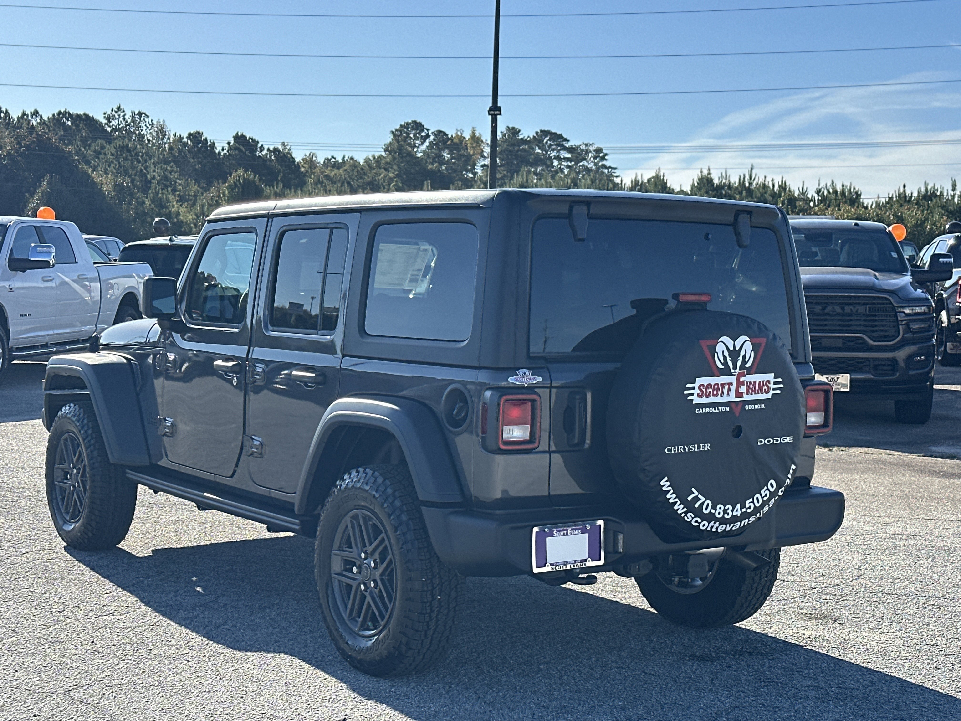 New 2026 Granite Crystal Metallic Clear-Coat Exterior Paint Jeep Sport S image 6