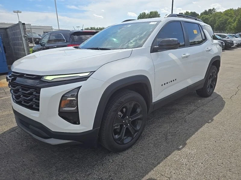 Used 2025 White Chevrolet LT image 3