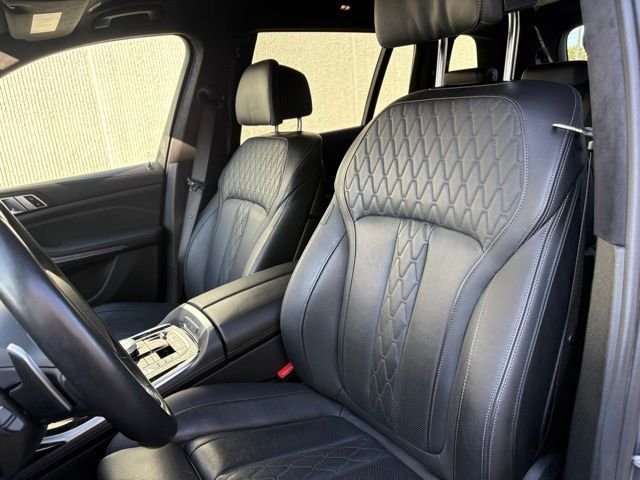 Used 2024 Gray Metallic BMW M60i image 26
