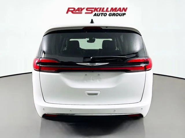 Used 2024 White Chrysler Touring L image 6
