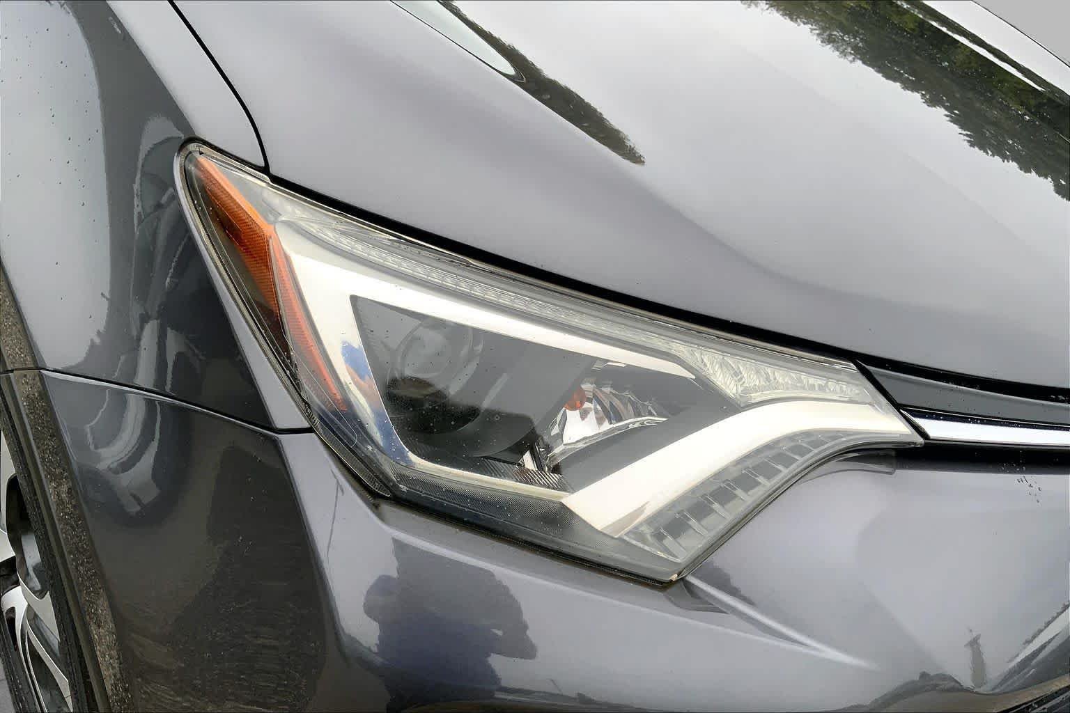 Used 2016 Magnetic Gray Metallic Toyota LE image 27