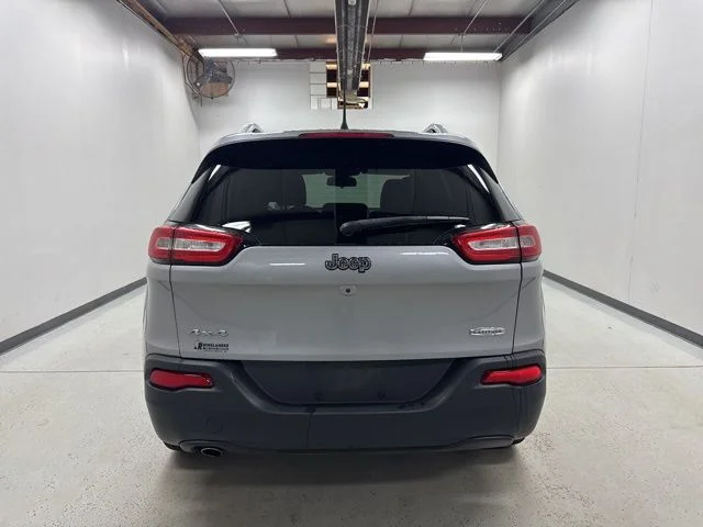 Certified Used 2018 Silver Jeep Latitude Plus image 5
