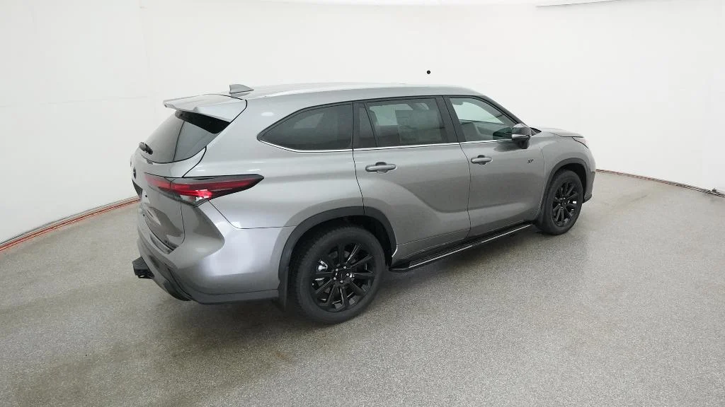 New 2026 Heavy Metal Toyota XLE image 18