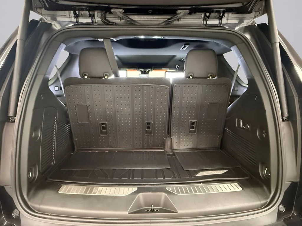 Used 2023 Gray Chevrolet High Country image 34