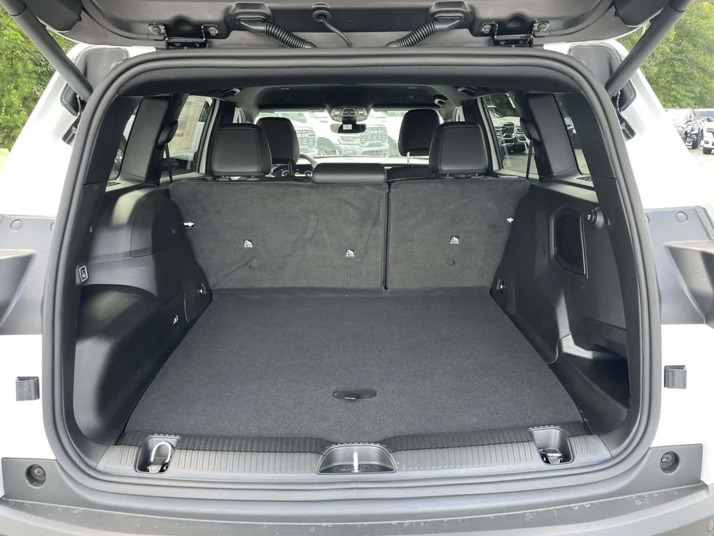 New 2026 Bright White Clearcoat Jeep Laredo image 42