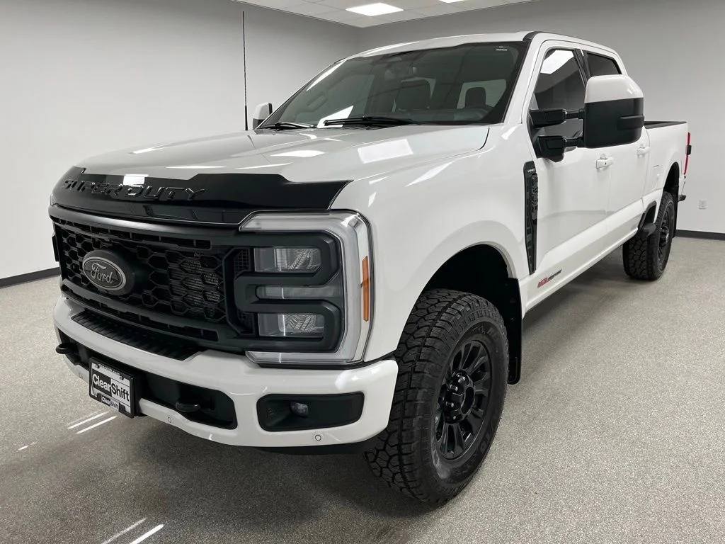 Used 2023 White Ford Lariat image 4