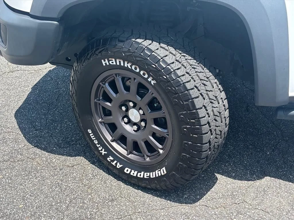 Used 2019 White Chevrolet ZR2 image 27