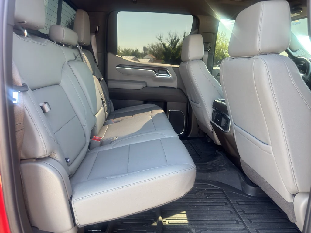 Used 2025 Volcanic Red Tintcoat GMC SLT image 20