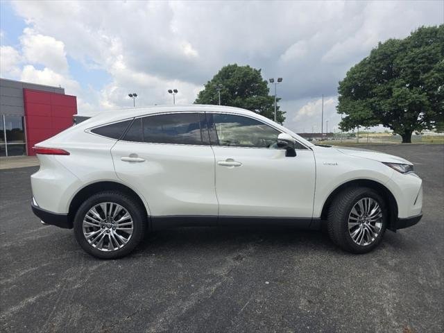 Certified Used 2021 BLIZZARD PEARL Toyota  image 19