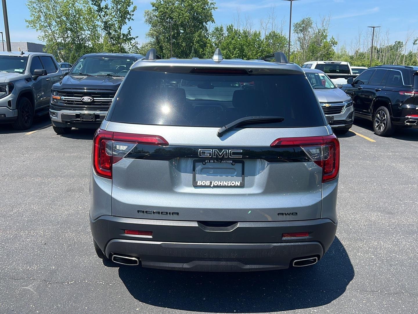 Used 2023 Sterling Metallic GMC SLE image 3