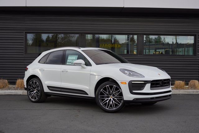 2026 Porsche Macan - Photo 32
