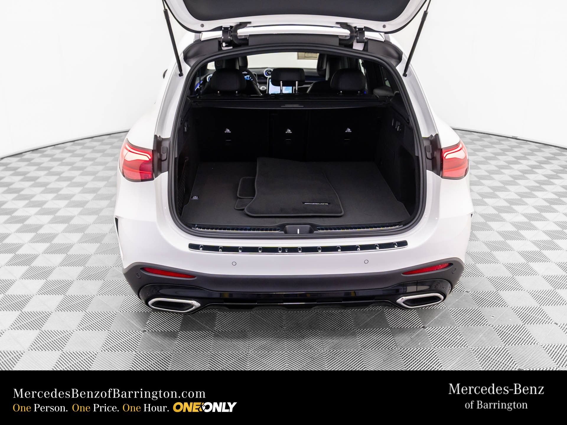 New 2026 Polar White Mercedes-Benz GLC 300 image 34