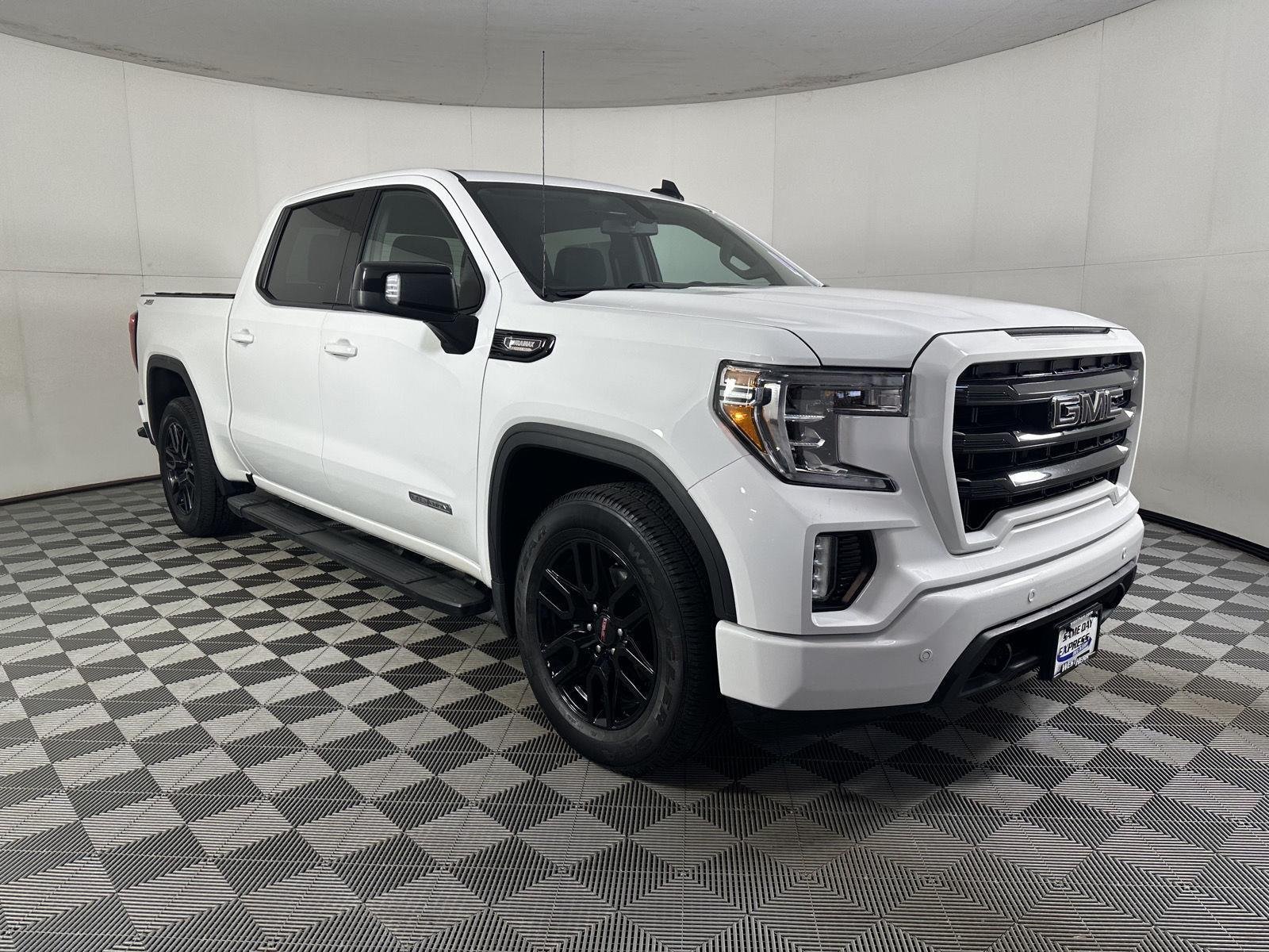 Used 2022 Summit White GMC Elevation image 16